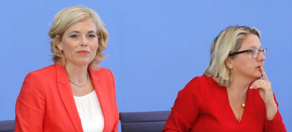 Julia Klöckner und Svenja Schulze vor der Bundespressekonferenz