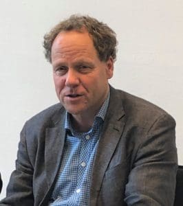 Stephan Dürr während der Pressekonferenz in Hannover.