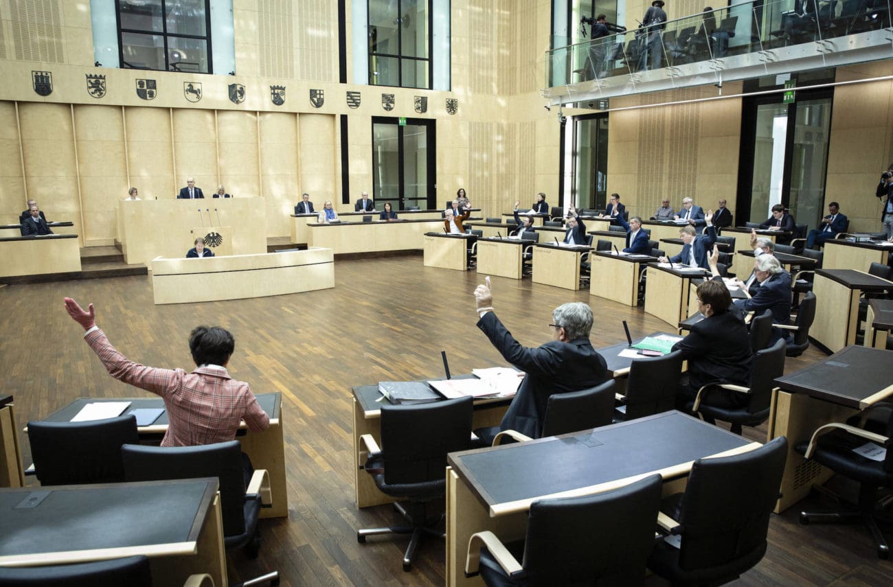 Sondersitzung des Bundesrat und Abstimmungen zum Coronapaket, Nachtragshaushalt, Duengeverordnung, u.a. Berlin, 27.03.20