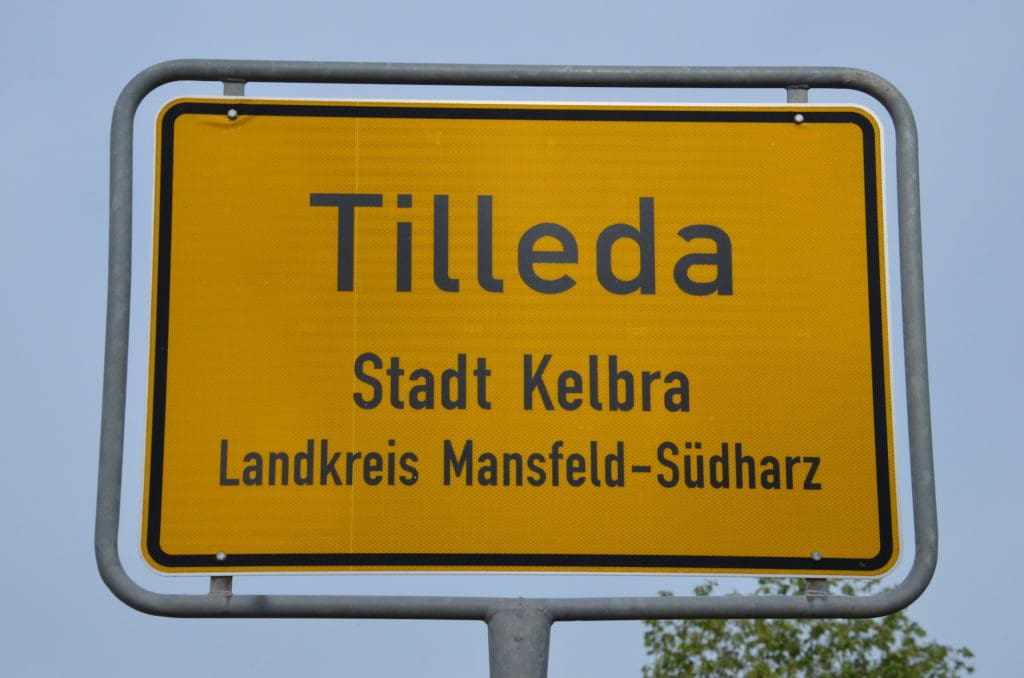 Das Ortschild von Tilleda im Landkreis Mansfeld-Südharz in Sachsen-Anhalt.