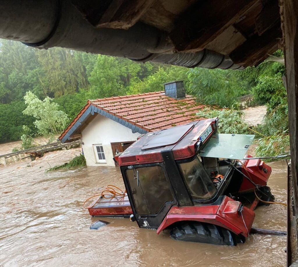 Traktor unter Wasser