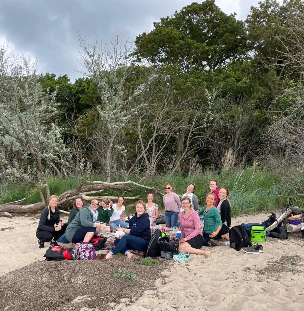 Strandpicknick während einer Radtour von Wismar auf die Insel Poel.