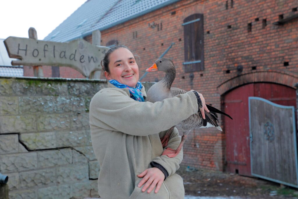 Mandy Röthel mit Wildgans Piep