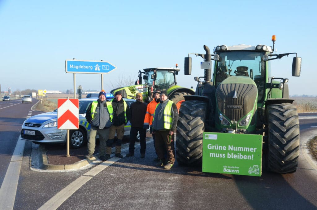 Autobahnblockade_A14_Halle-Tornau_Oppin