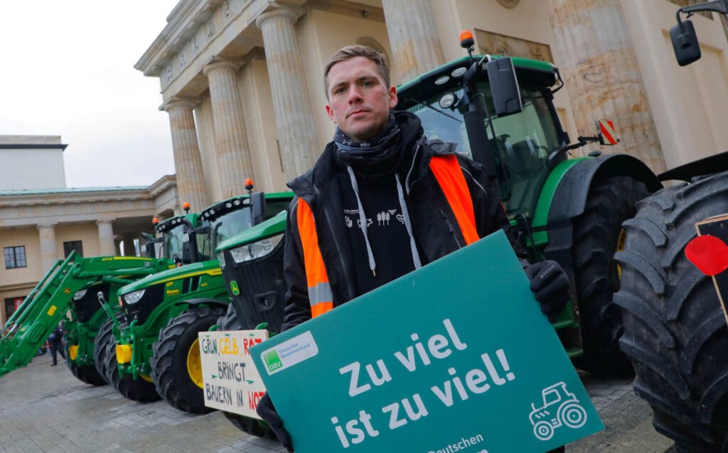 Christian Braune vor dem Brandenburger Tor