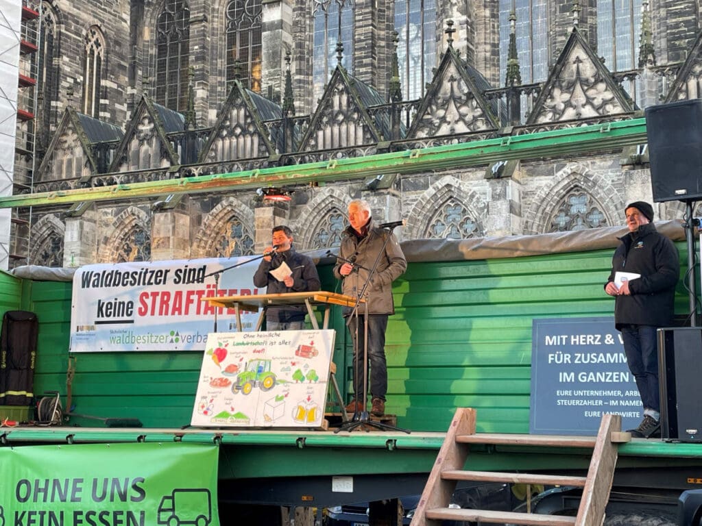 Bauerndemo in Magdeburg auf dem Domplatz