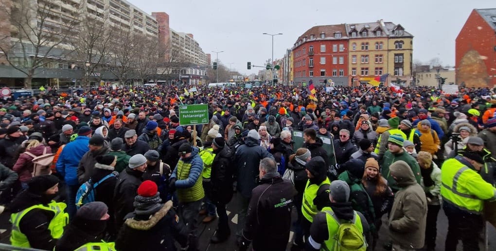 Mehr als 1600 Trecker trafen sich in Erfurt zur Kundgebung. (c) Frank Hartmann