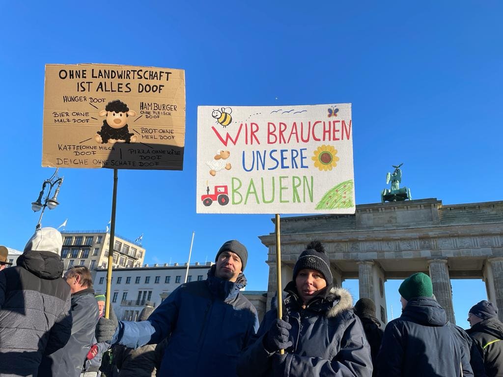 Dennis und Tanja aus Hannover sind extra aus Hannover gekommen, haben Urlaub genommen . Sind keine Landwirte. (c) Sabine Rübensaat