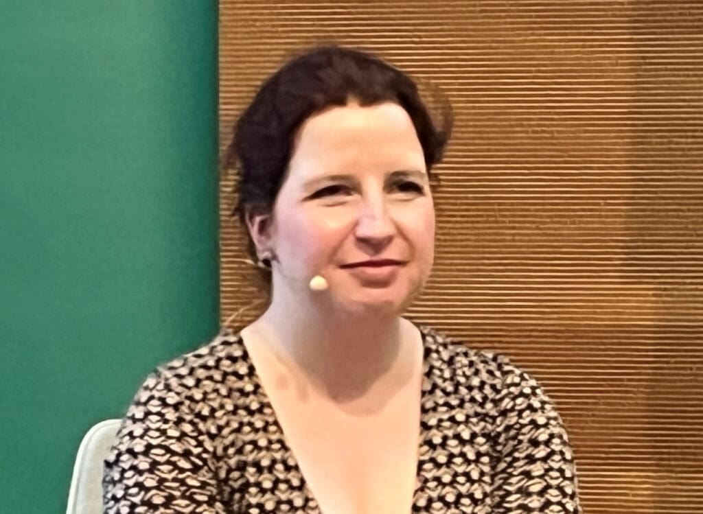 Prof. Antje Tölle