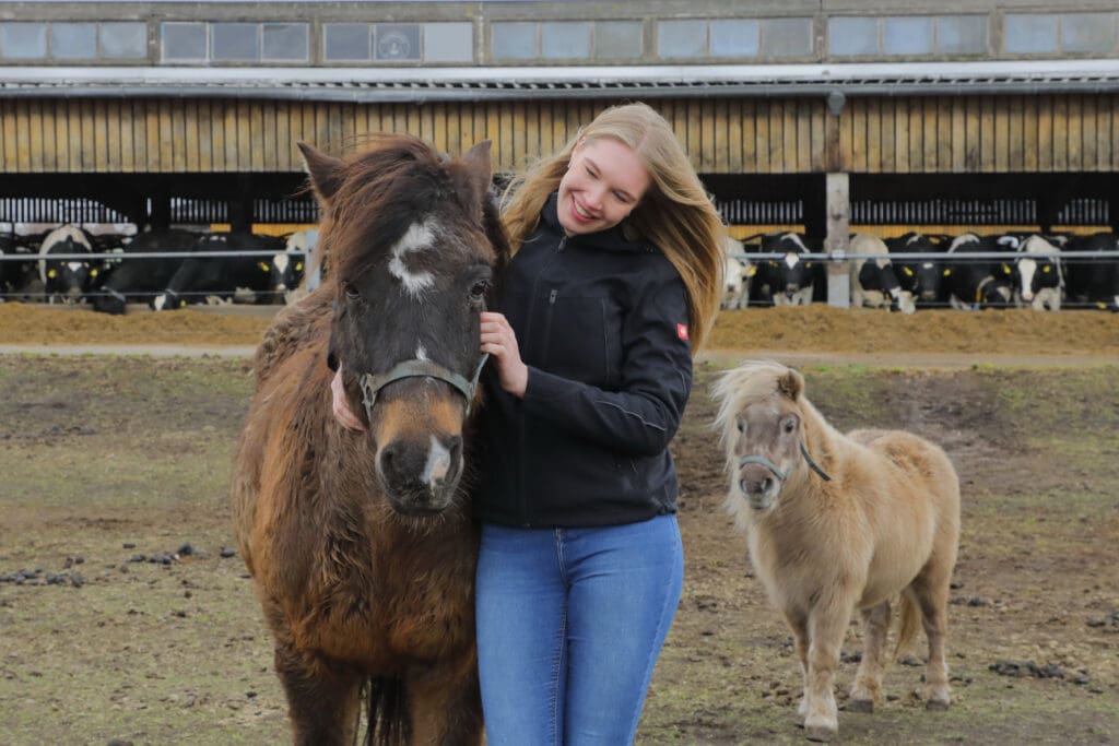 Marleen Koning mir Ponys