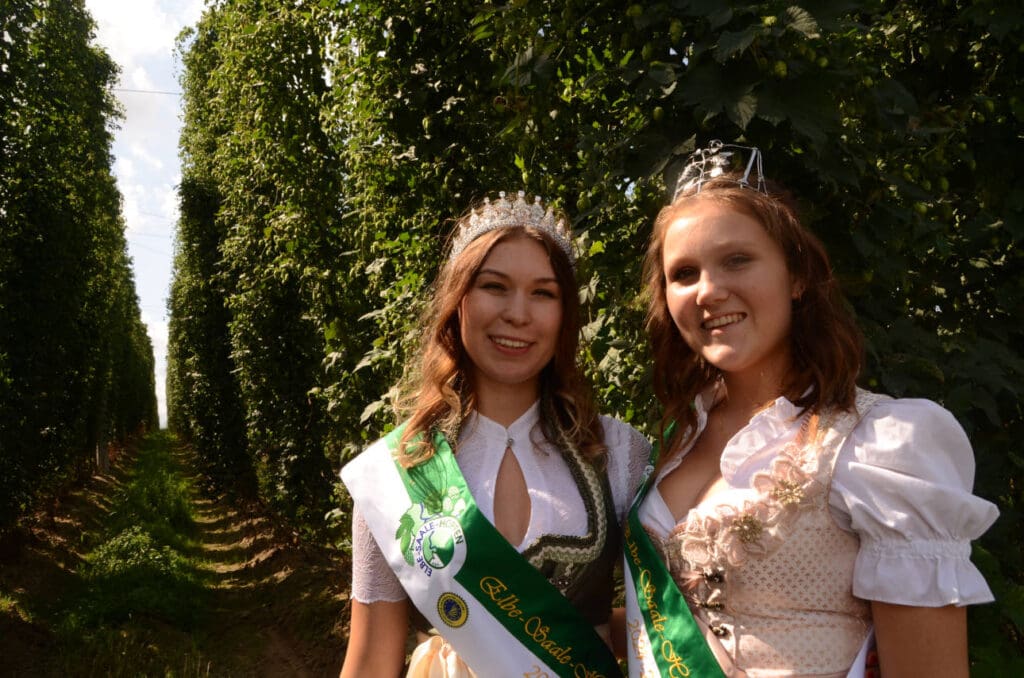 Die neu gekrönte sächsische Hopfenkönigin.