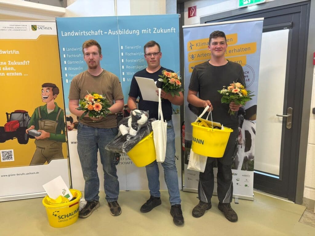 Die besten Landwirte des Berufswettbewerbs in Sachsen 2025: Georg-Friedrich Schumann, Ludger Vierling und Niclas Scheibenpflug (v. l.).