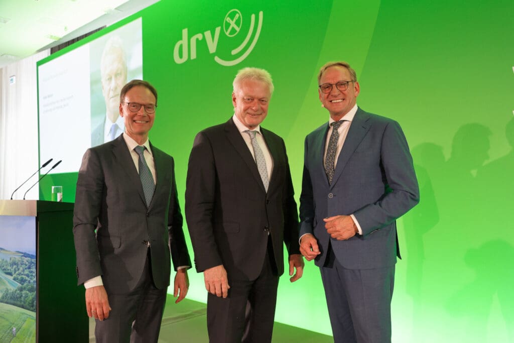 (v.l.n.r.): Jörg Migende, DRV-Hauptgeschäftsführer, Alois Rainer, Bundesminister für Landwirtschaft, Ernährung und Heimat, Franz-Josef Holzenkamp, DRV-Präsident